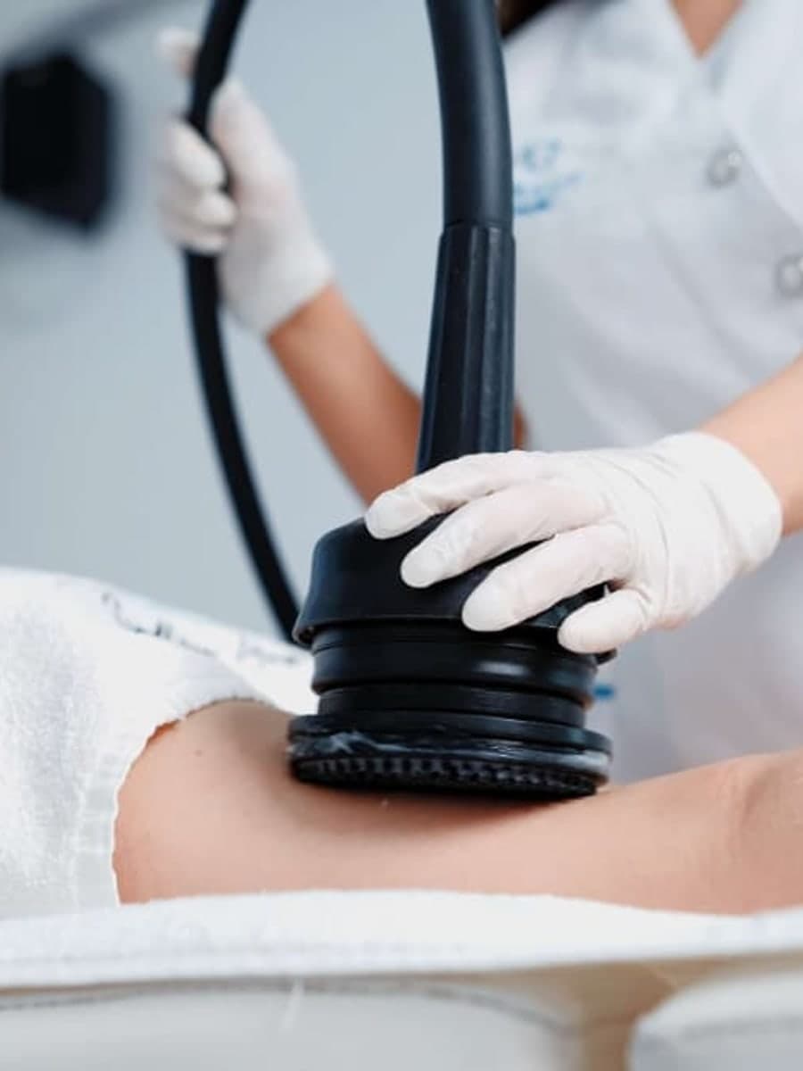 G8 vücut şekillendirme uygulaması yapılan klinik ortam