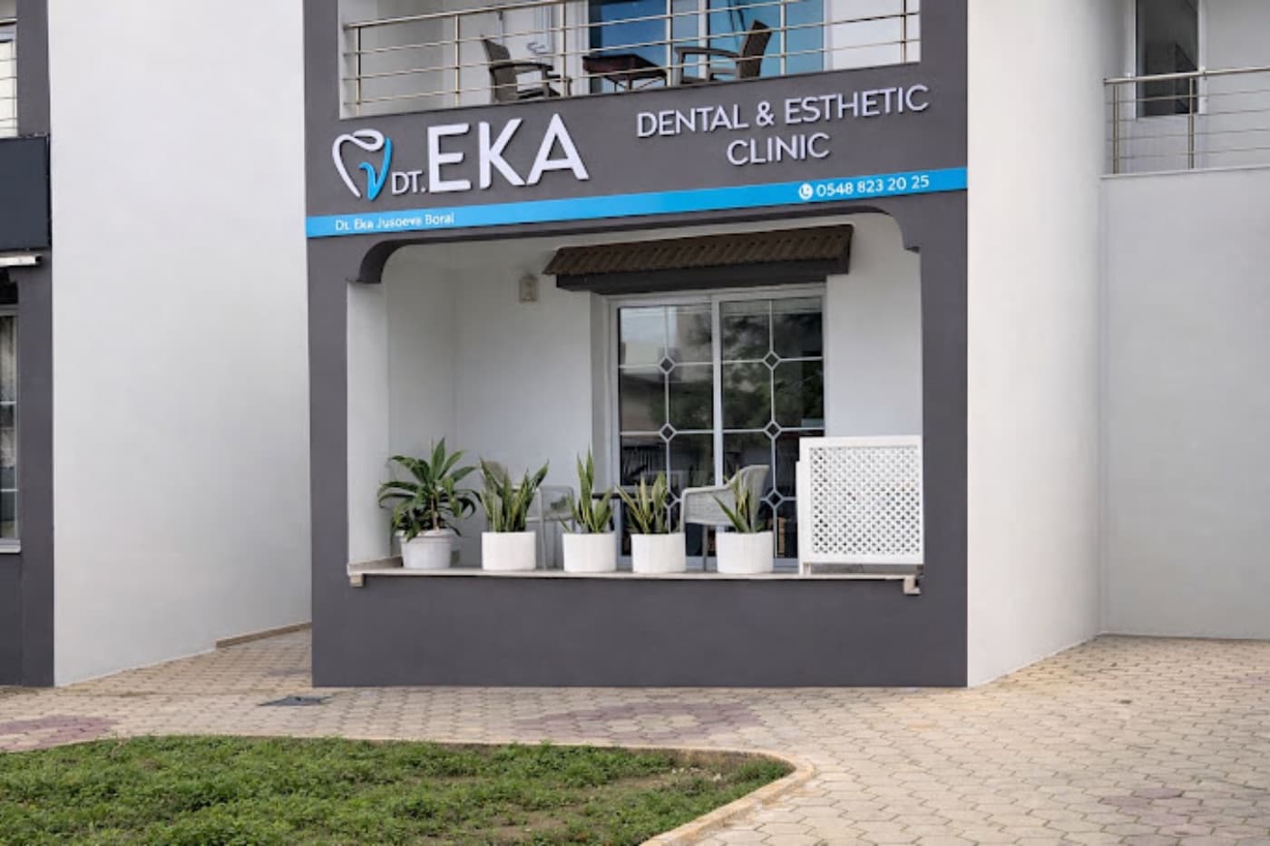 Klinik bekleme alanı, doğal ışık